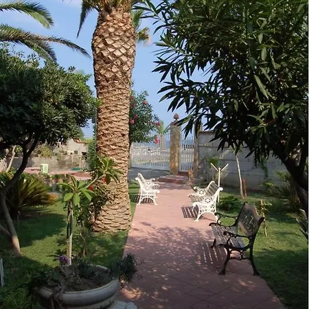 Hotel apartamentowy Le Zagare SantʼAlessio Siculo