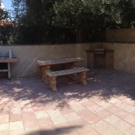 Le Zagare Lägenhetshotell SantʼAlessio Siculo